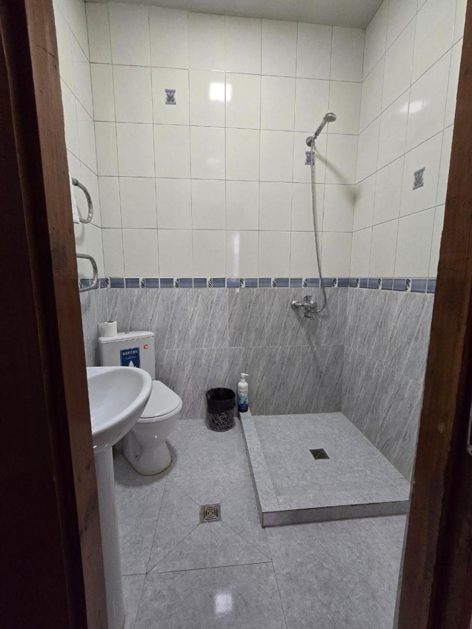 Guesto Hostel Taszkent Zewnętrze zdjęcie